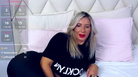 Snapshot of ginabear chatting on September 24, 10:09 pm Gina online show from September 24, 10:09 pm