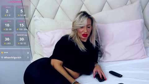 Snapshot of ginabear chatting on September 29, 6:13 pm Gina online show from September 29, 6:13 pm