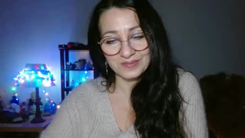 GinaONeon online show from January 10, 9:30 pm