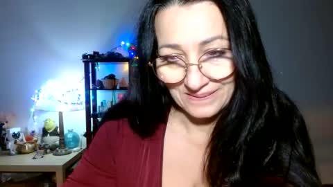 GinaONeon online show from December 4, 8:31 pm