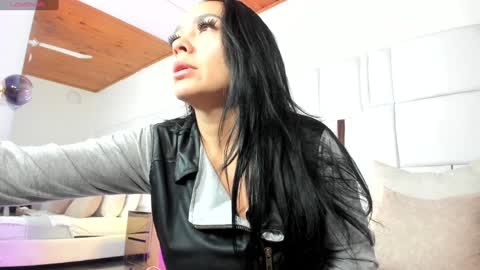 Snapshot of ginebra_ness chatting on January 15, 12:36 pm Ginebra Ness online show from January 15, 12:36 pm