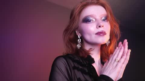 Snapshot of ginger_hugs chatting on December 5, 10:12 pm im expecting 350 thumbs up on my altar online show from December 5, 10:12 pm