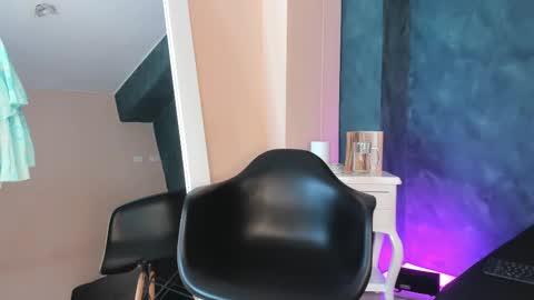 Snapshot of gingermoon_ chatting on September 24, 3:33 pm Ginger online show from September 24, 3:33 pm