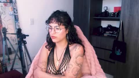 giny_bean online show from February 26, 11:53 am