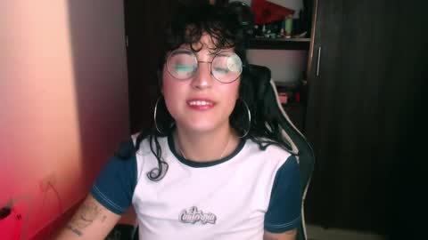 giny_bean online show from June 4, 5:34 am