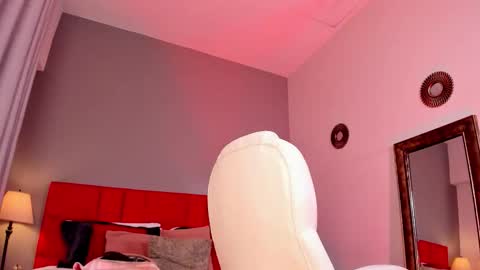 Giovanna  online show from March 3, 7:25 am