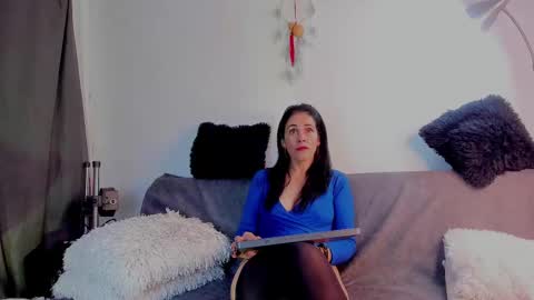 Snapshot of girasol_walton chatting on March 7, 9:29 am Girasol Walton online show from March 7, 9:29 am