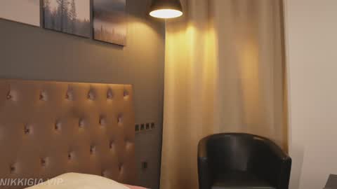 Nikki online show from November 21, 2:52 pm