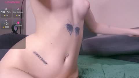 Snapshot of girlswannasex chatting on October 12, 12:51 pm Ella Lisa Chloe online show from October 12, 12:51 pm