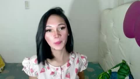 Snapshot of girlthatyouwantxx chatting on October 28, 8:09 am Divine online show from October 28, 8:09 am