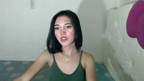 Snapshot of girlthatyouwantxx chatting on September 25, 7:18 am Divine online show from September 25, 7:18 am