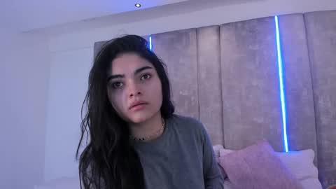 Snapshot of giselamaru chatting on March 11, 11:23 am online show from March 11, 11:23 am