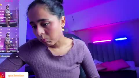 GISELLE ROLDAN online show from August 9, 3:23 am