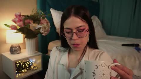 Agness online show from March 7, 3:41 pm