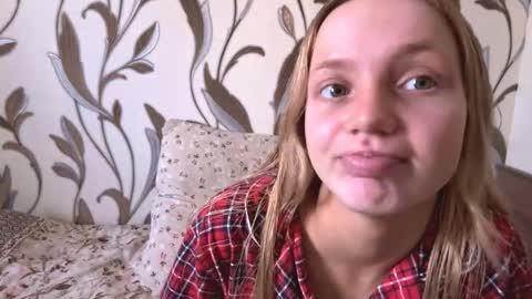 Hello My name is Ashley online show from March 14, 10:27 am