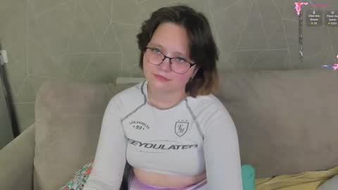 glimmer_goddesss online show from November 11, 8:55 am