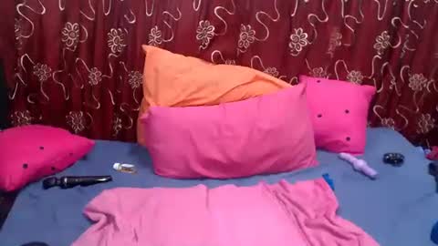 glitter candy online show from November 10, 8:42 am