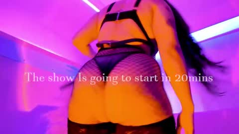 Mimi online show from May 2, 7:28 pm