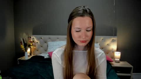 gloriaa_scott online show from April 28, 2:27 am