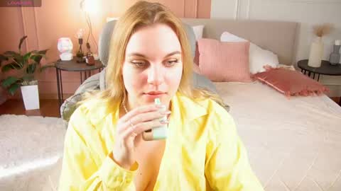 Margo online show from April 25, 2:25 am