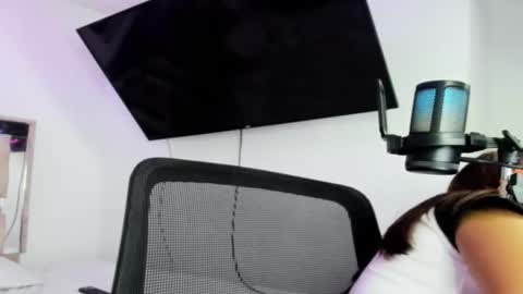 goddes_any online show from November 2, 4:38 am