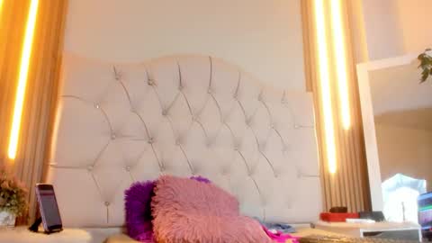 Aretha online show from February 12, 8:54 pm