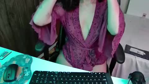 Snapshot of goddess_artemis_ chatting on December 31, 2:19 am Fauna online show from December 31, 2:19 am