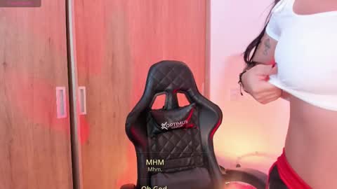 Snapshot of goddess_eli77 chatting on October 2, 2:16 am goddess_eli77 online show from October 2, 2:16 am