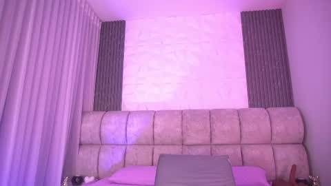 goddess_eli77 online show from June 11, 3:03 am
