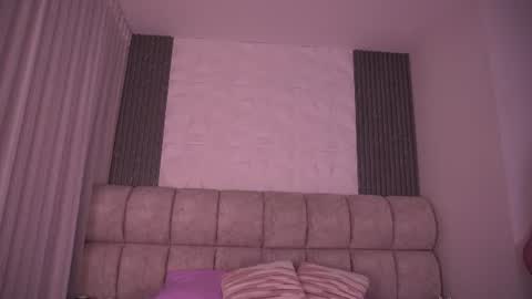 goddess_eli77 online show from June 10, 3:06 am