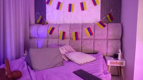 goddess_eli77 online show from June 25, 5:12 am