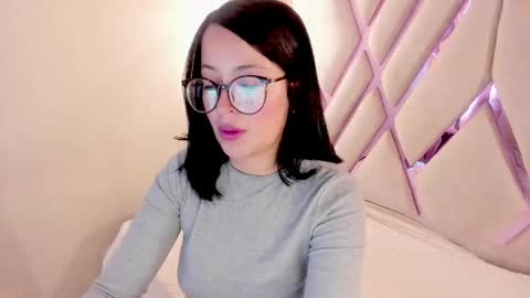 M A R T I N A  online show from May 5, 1:58 pm