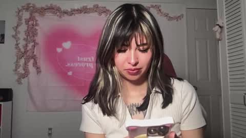 godxvalerie online show from February 22, 6:06 am