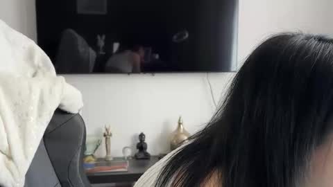 GOLDENTITTY online show from May 6, 2:21 pm