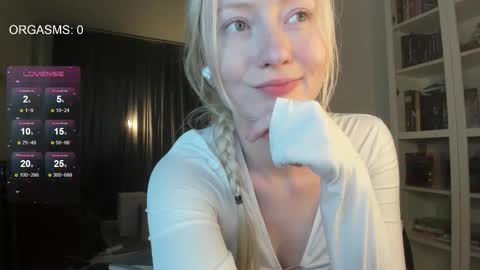 Snapshot of goodg_oddamn chatting on September 25, 1:32 pm SOPHIE online show from September 25, 1:32 pm