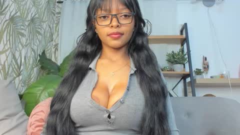 Dominique online show from December 20, 1:42 am