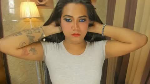 HEYY  UR LOVELY RIANA online show from July 14, 6:45 pm