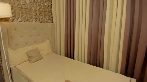 HEYY  UR LOVELY RIANA online show from February 7, 6:23 pm