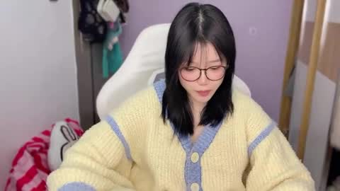 gorgeous girl33 online show from January 1, 7:20 am