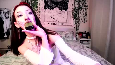 Snapshot of gothdesss chatting on January 21, 12:15 am    online show from January 21, 12:15 am