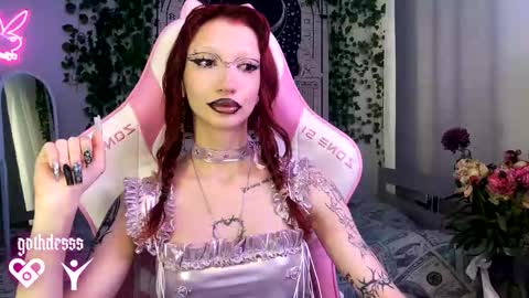 Snapshot of gothdesss chatting on September 19, 5:06 am    online show from September 19, 5:06 am