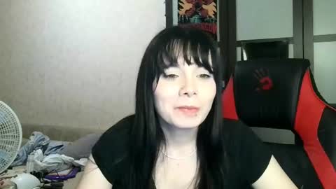 gothickq online show from June 17, 6:42 pm