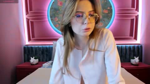 Snapshot of grace_blush chatting on October 15, 7:11 am Grace online show from October 15, 7:11 am