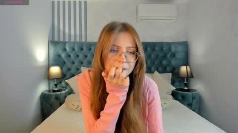 Snapshot of grace_blush chatting on October 5, 7:02 am Grace online show from October 5, 7:02 am