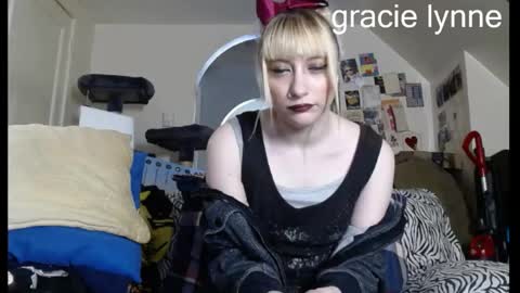 gracielynne1989 online show from May 11, 8:28 pm