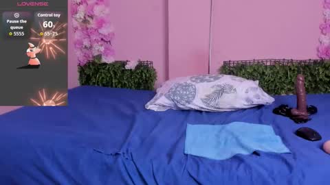 Snapshot of grandmother_milf chatting on October 13, 10:01 pm Mi Name is violeta online show from October 13, 10:01 pm