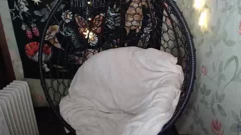 Lina online show from December 4, 5:03 pm