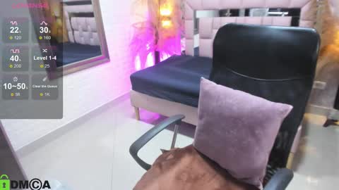    online show from December 4, 9:48 pm