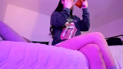 Snapshot of guccipussy1 chatting on March 7, 5:49 pm Elena online show from March 7, 5:49 pm