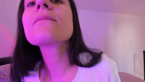 Snapshot of guccipussy1 chatting on March 10, 5:29 pm Elena online show from March 10, 5:29 pm